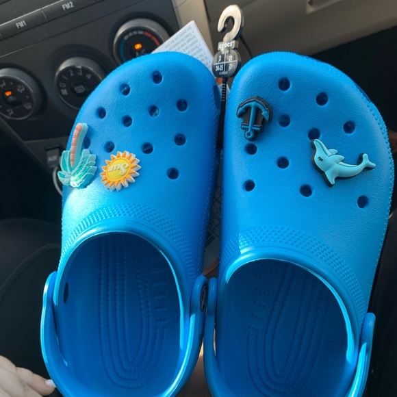 COPY - Woman’s Crock size 4 - Picture 3 of 3